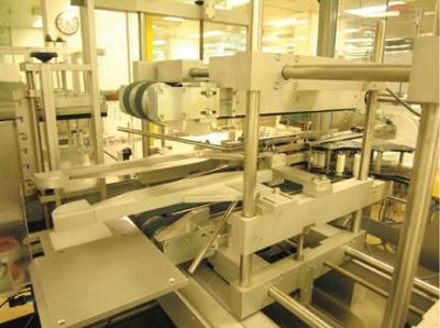 全自動裝箱機的工作原理及其在通訊設備行業(yè)的應用